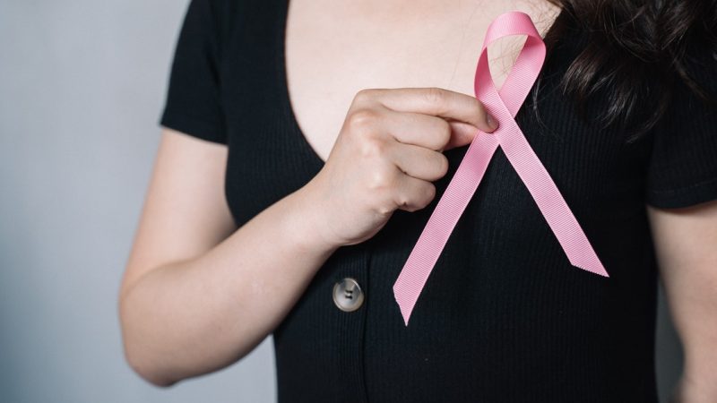 Photo of أول علامات سرطان الثدي ظهوراً