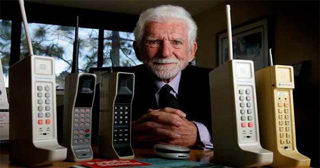 Photo of أول هاتف محمول في العالم