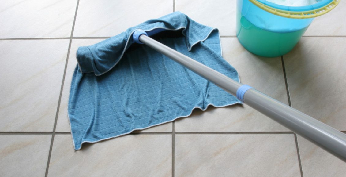 Photo of طريقة تنظيف المنزل بعد رش المبيدات