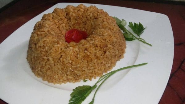 طريقة عمل رز السمك البني والأرز الصيادية في البيت