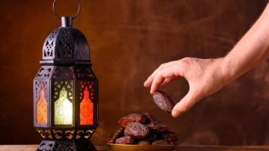 ما هي كفارة إفطار يوم في رمضان عمدا دون عذر؟