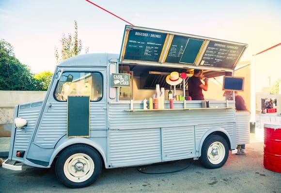 دراسة جدوى فود ترك food truck قائمة على 8 عناصر تضمن لك مشروعًا ناجحًا